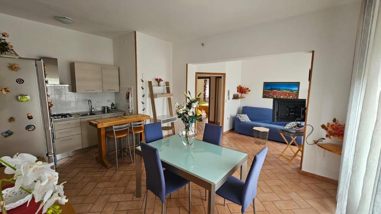 Delizioso Appartamento Collinare Limigiano Exterior foto